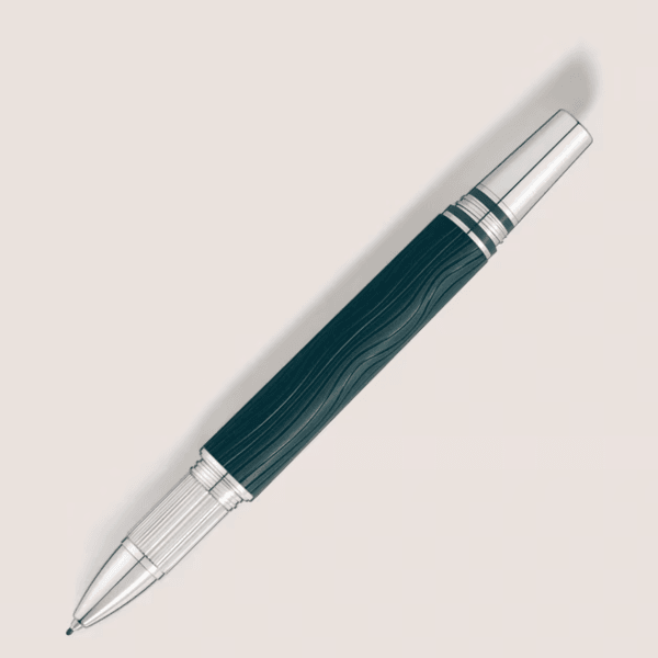Montblanc Fineliner StarWalker PolarGreen Doué pronta per l’uso, con punta estesa e grip in metallo zigrinato.