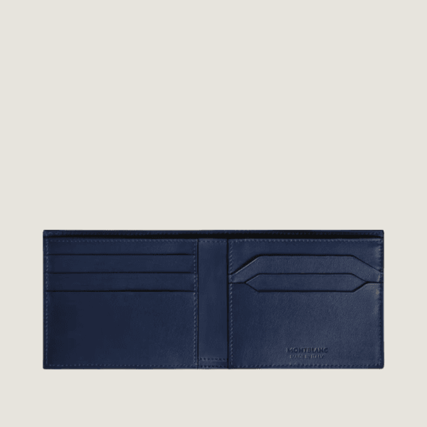 Portafoglio Montblanc blu aperto con logo “Made in Italy” inciso e slot carte su entrambi i lati.