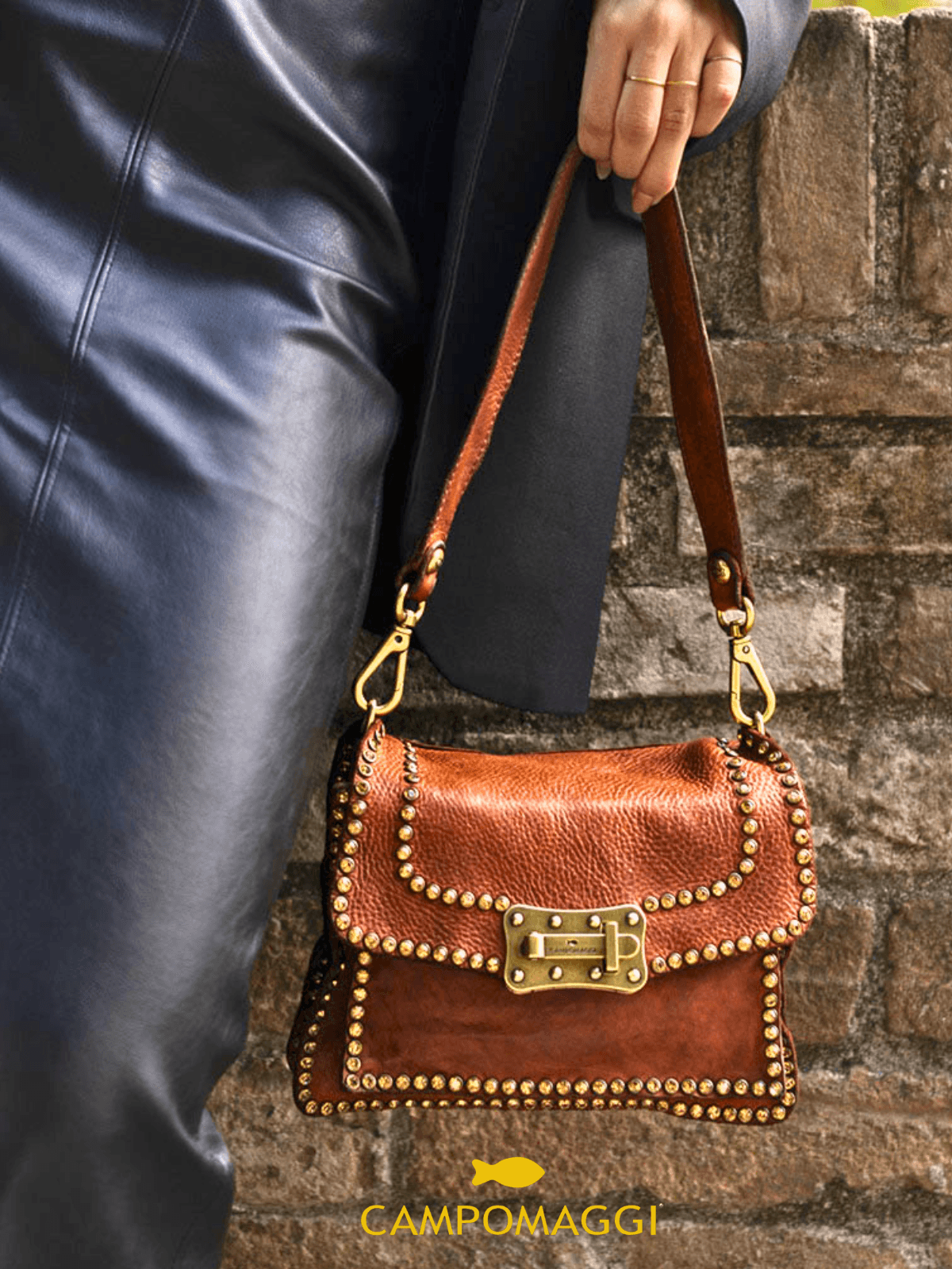 Campomaggi Agnese borsa tracolla cuoio borchie