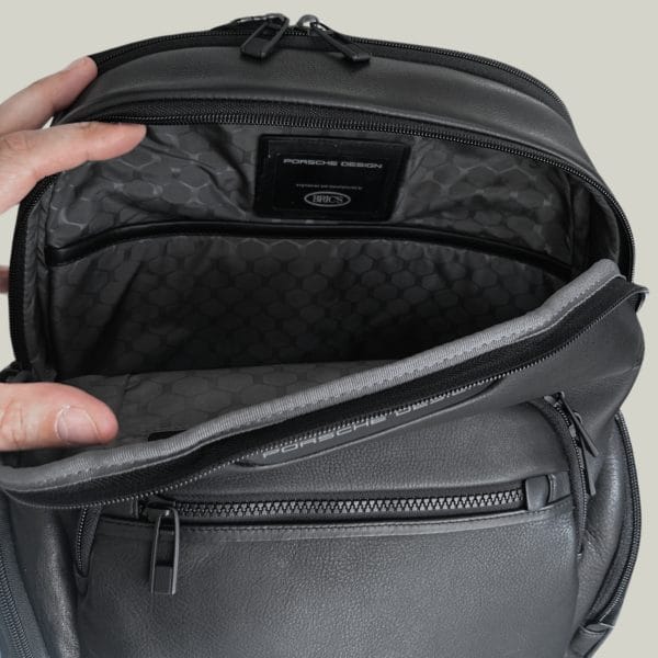 zaino porsche design ONW11633 interni dettaglio porta pc